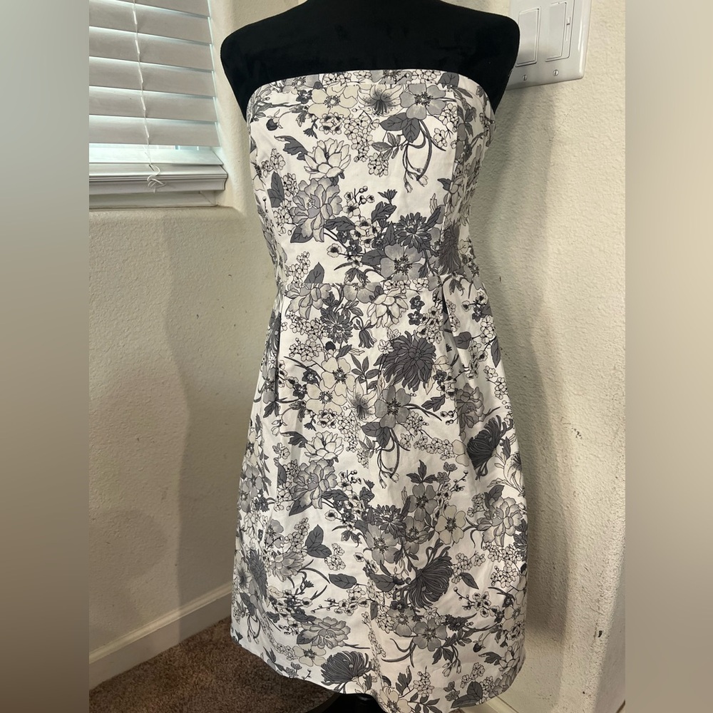 Old Navy Floral Strapless Dress